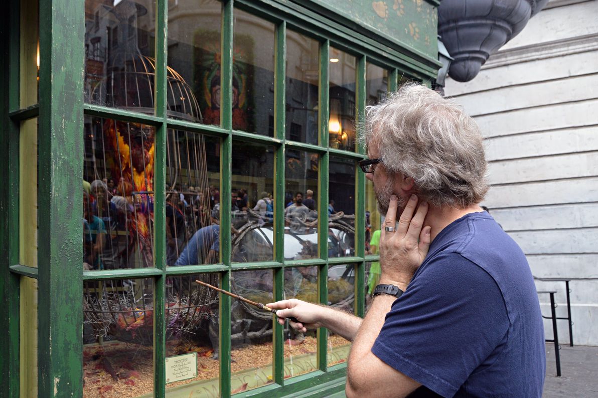 Try out your wands at specific interactive spots in the Wizarding World